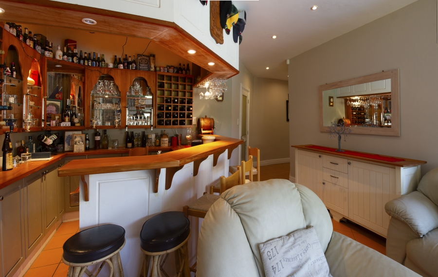 5 Bedroom Property for Sale in Kleinemonde Eastern Cape